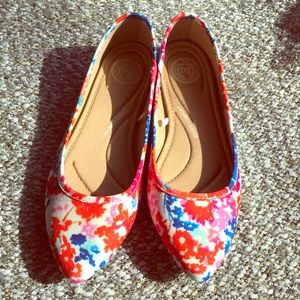 Beautiful floral flats